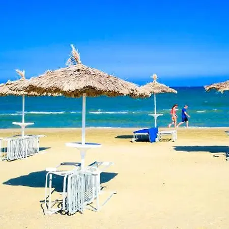 Sea And Breeze 1br Lägenhet Larnaca