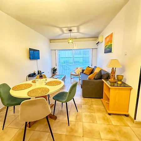 Apartamento Sea And Breeze 1br Lárnaca