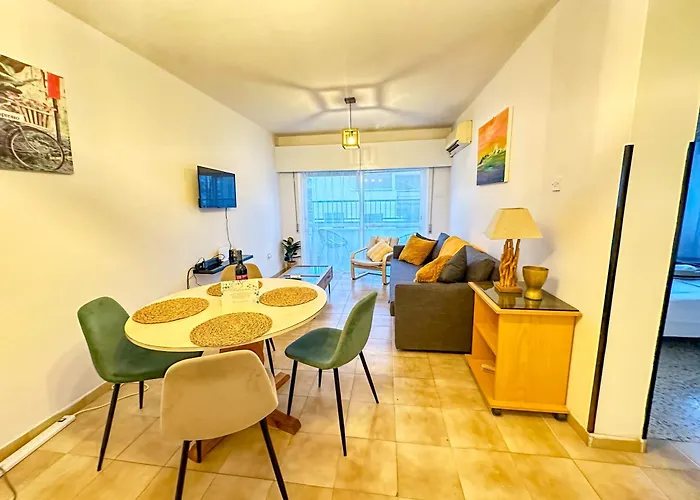 アパート Sea And Breeze 1br ラルナカ